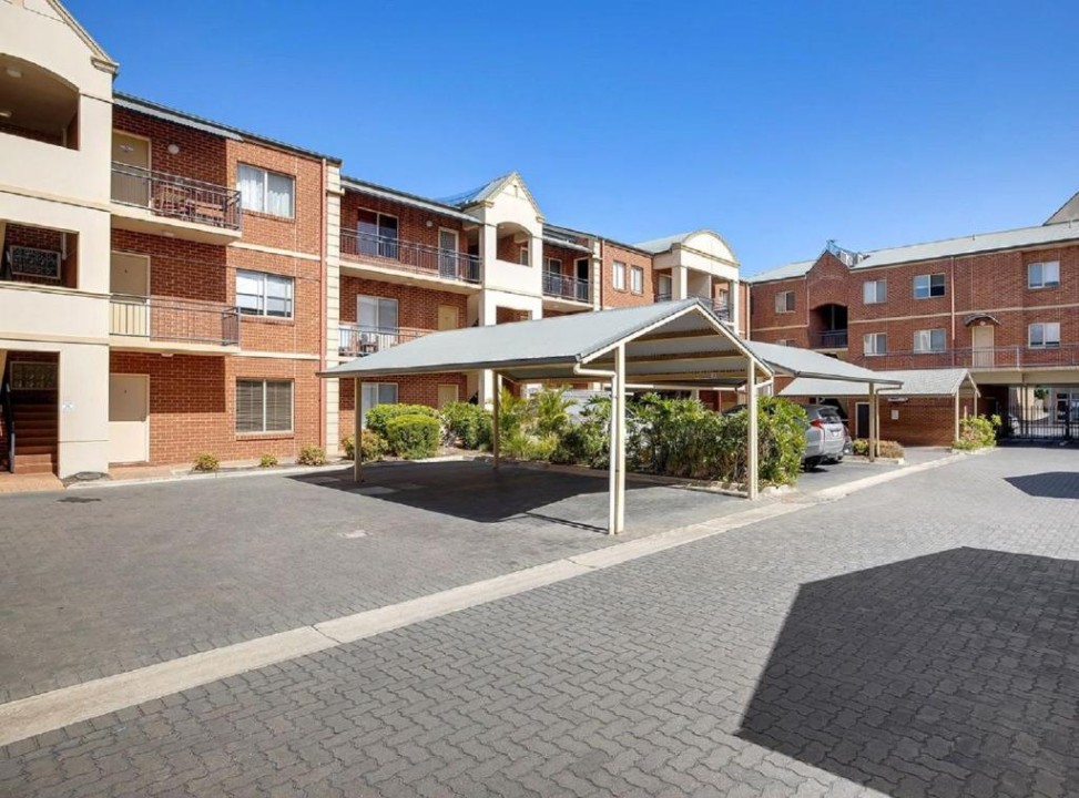 Free, allocated car park directly at your doorstep. Short ride or walk to major annual events like Adelaide Fringe, WOMADelaide, AFL games, and international concerts.