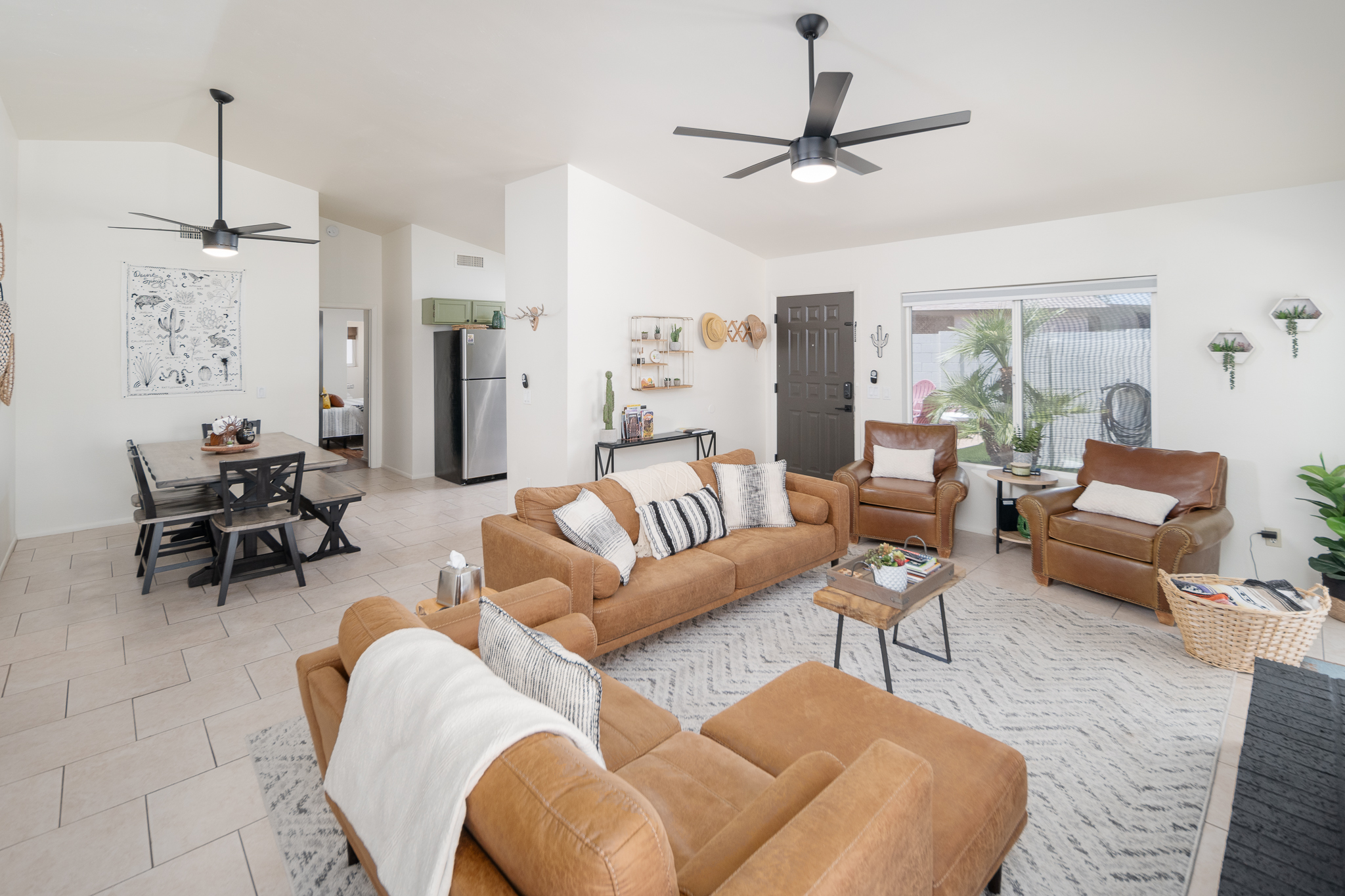 Minik - 10826 W Diana Ave photo 4