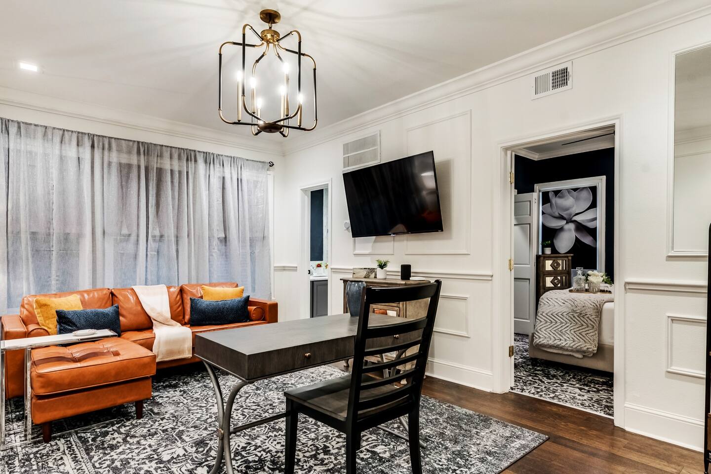 Cozy And Quiet Jewel Box In Historic Neighborhood - Dallas, TX