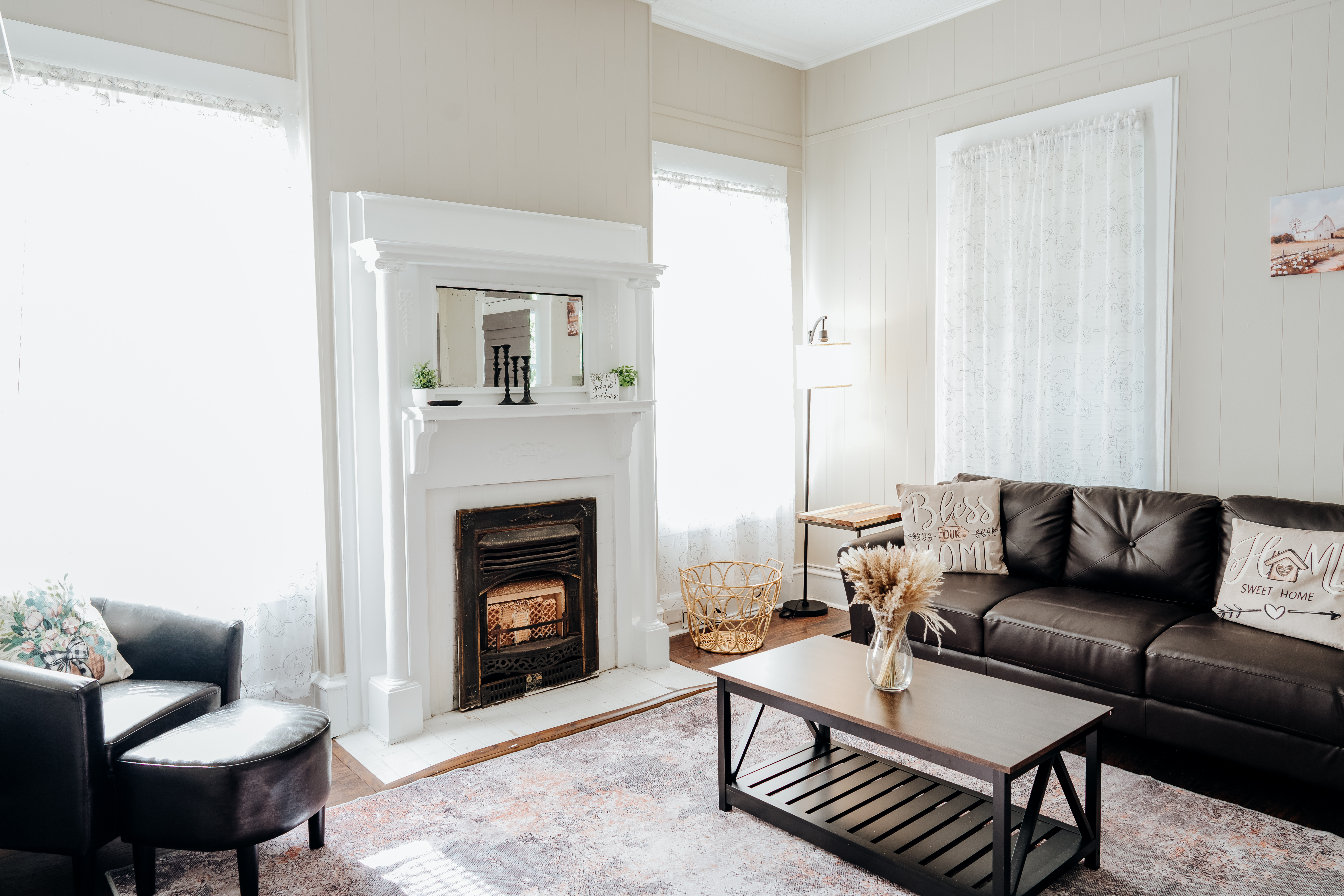 Charming Home With Cozy Deck And Fast Wifi - Delightful Family Retreat - Montgomery, AL