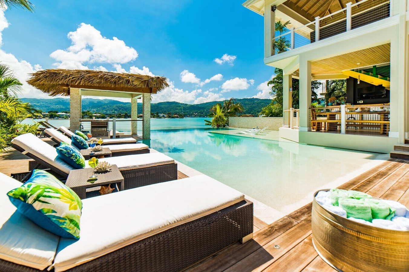 Everything Nice! Beachfront! Butler Service! Modern Luxury! Gated privacy! Infinity Pool  — Montego Bay, St. James Parish — vacation rental