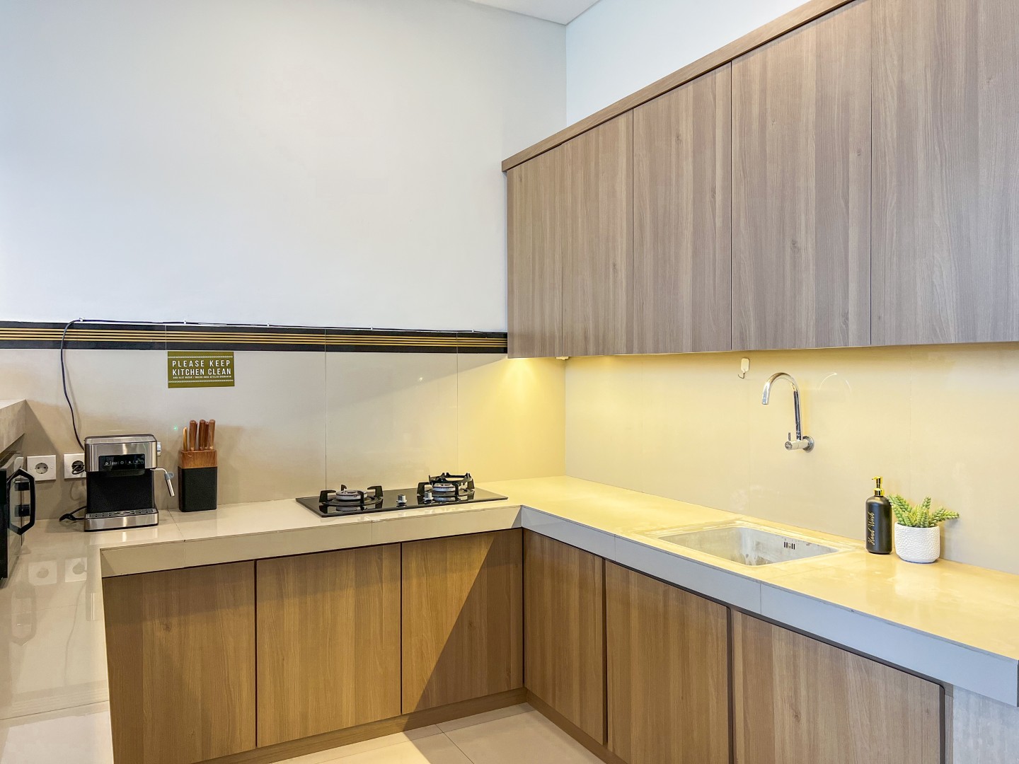 Island Boy Guesthouse – Kayu Tulang (First Floor) — photo 17