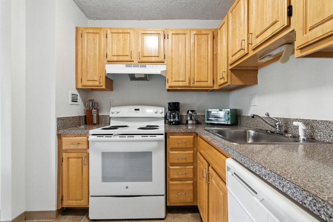 Legacy at Imperial Village · Unit 602 2/2