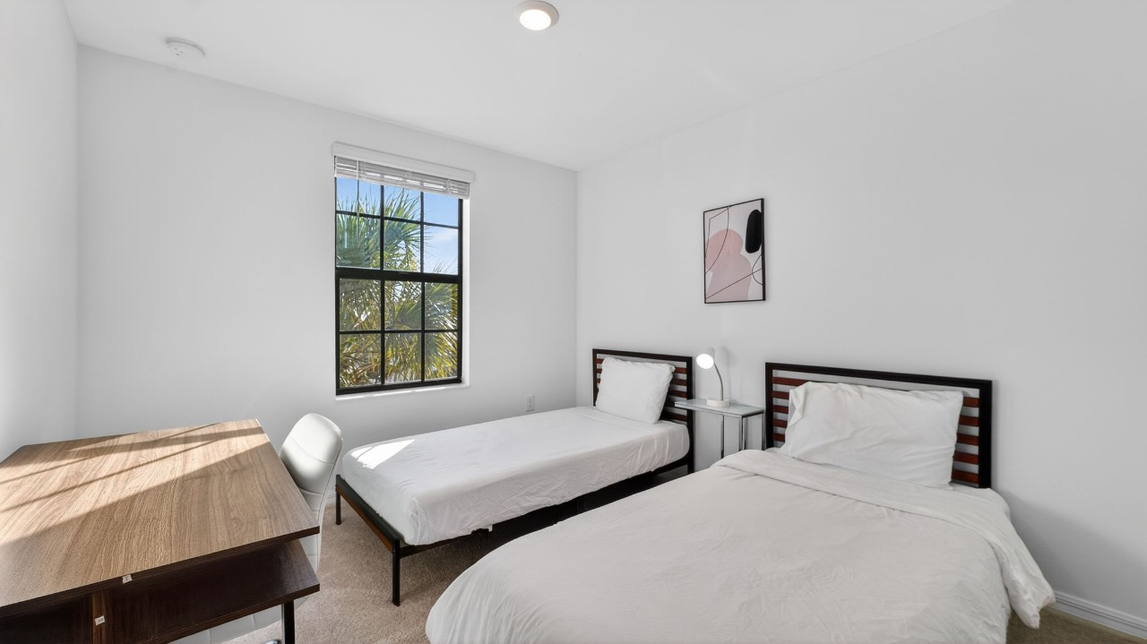 Landings at Westport · Unit 2056
