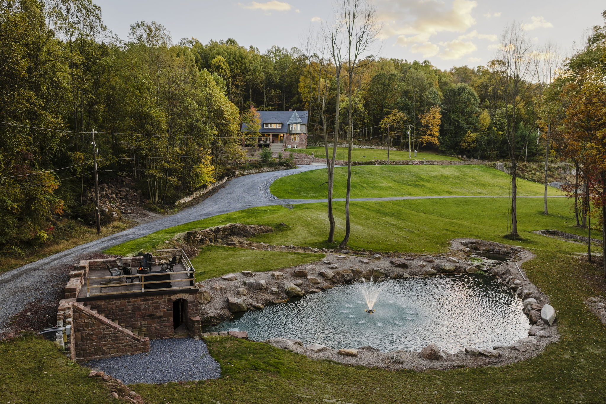 The Victorian - Pickleball, Swimming Pond, Hiking — Reinholds, PA — vacation rental
