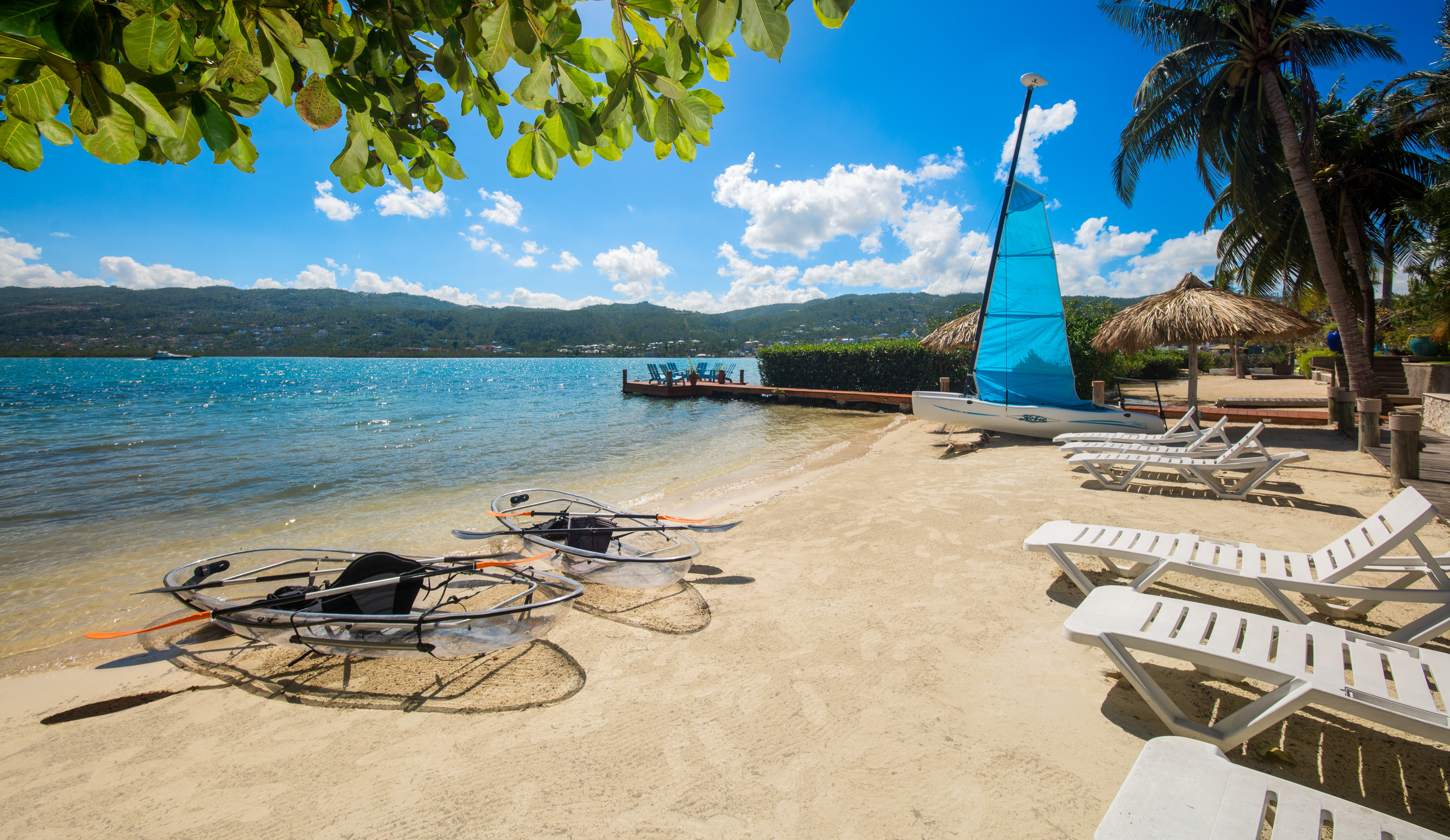 A Beach Villa in Montego Bay, Beachfront, Sea Kayaks, Tennis court, Full Staff-4 — Montego Bay, St. James Parish — vacation rental