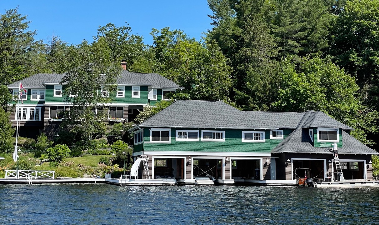 Luxurious Lake House with Stunning Views
