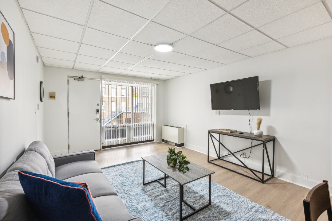 on East, 116 - · Unit 111  1/1