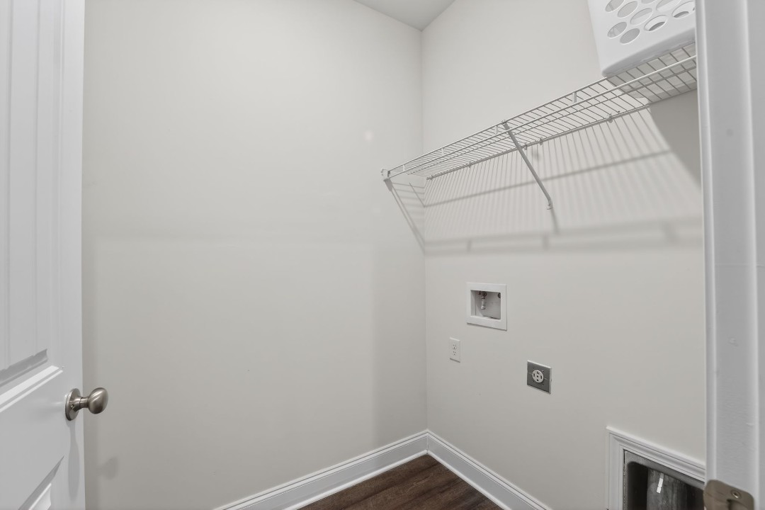 Hickory Grove · Unit 406 2/2