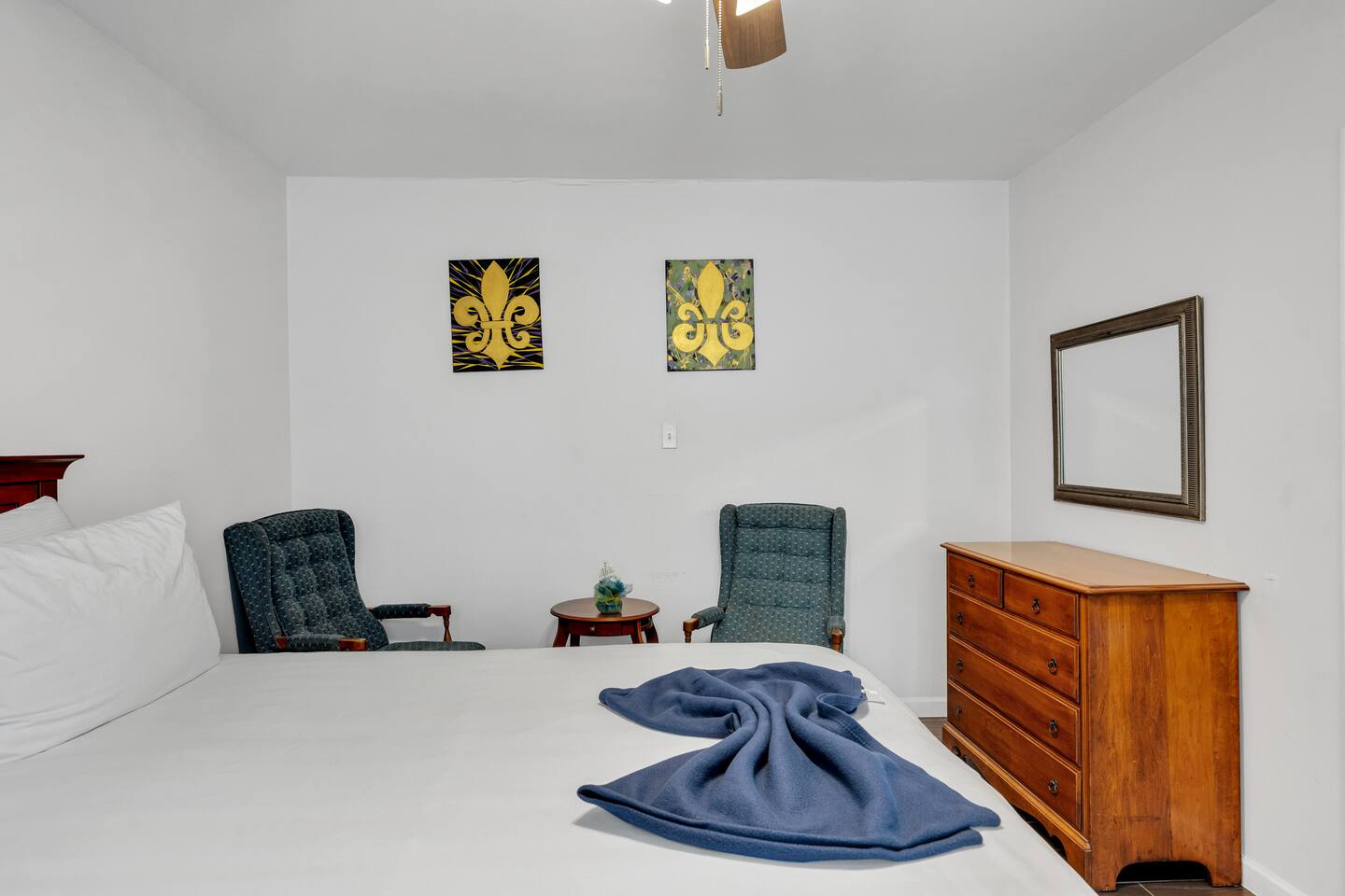 Relaxing corner with local art and seating