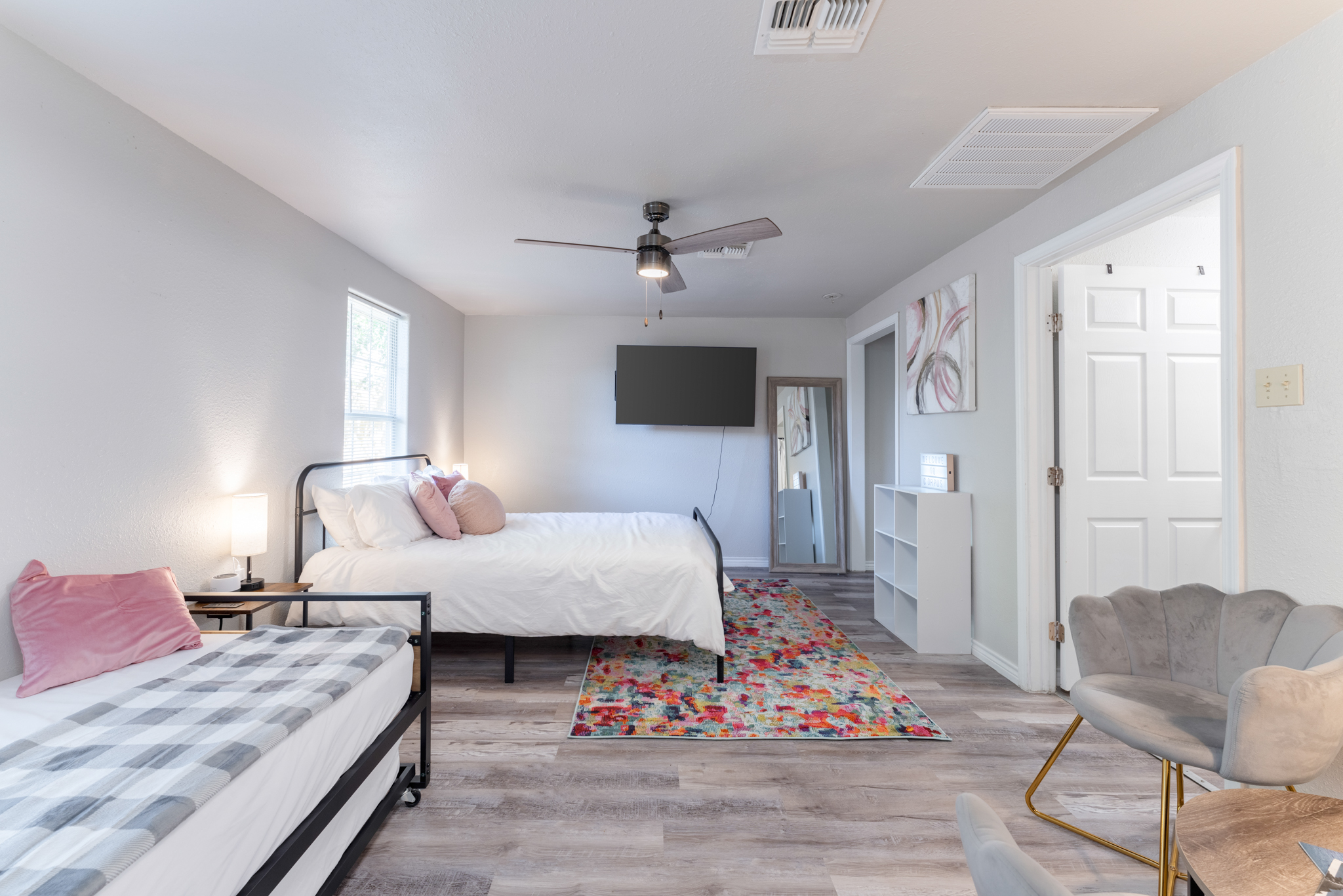 Charming Studio With Full Kitchen And Outdoor Patio - Delightful Haven - Corpus Christi, TX