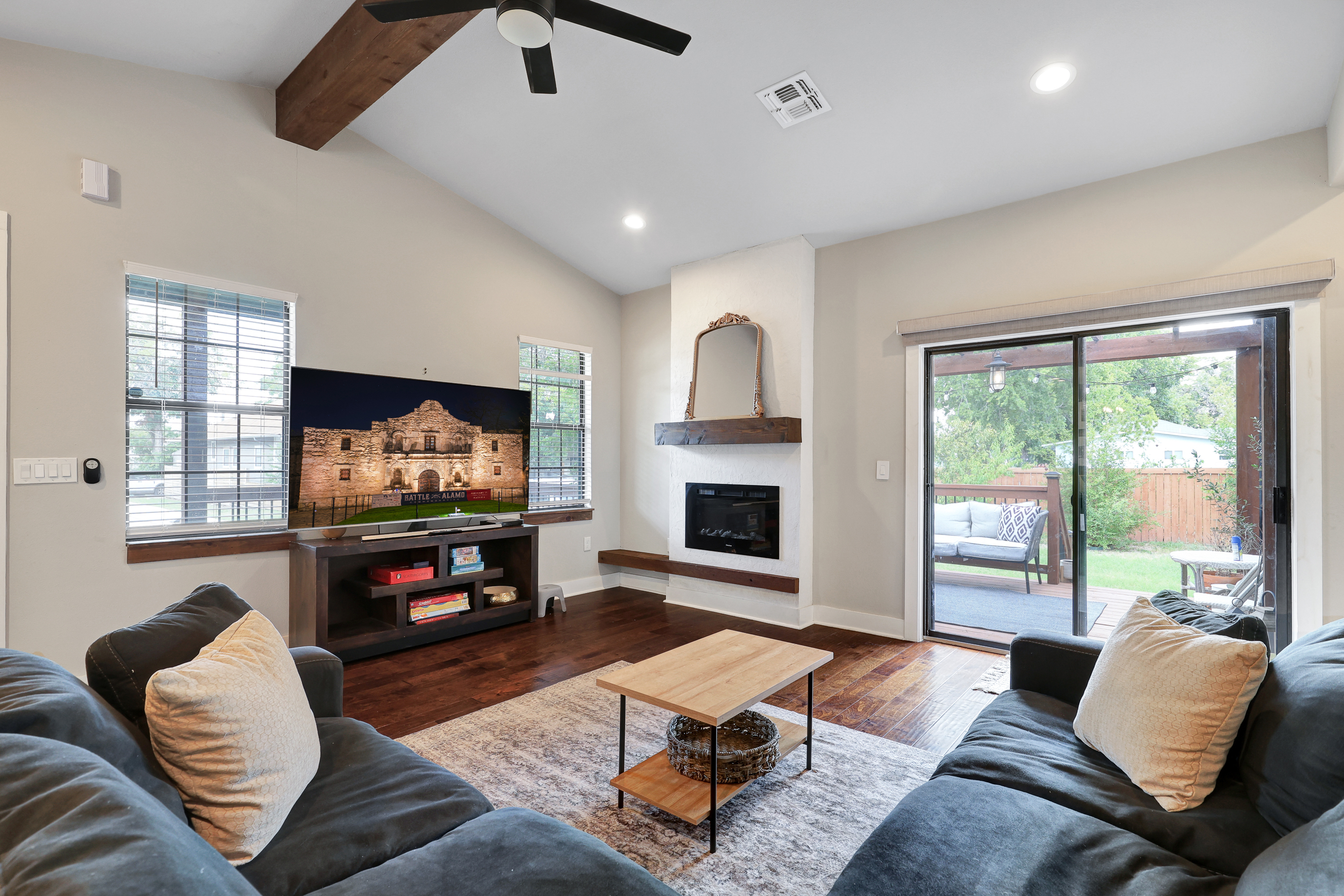 Getaway Near River Walk DT | Yard BBQ Pet | Games