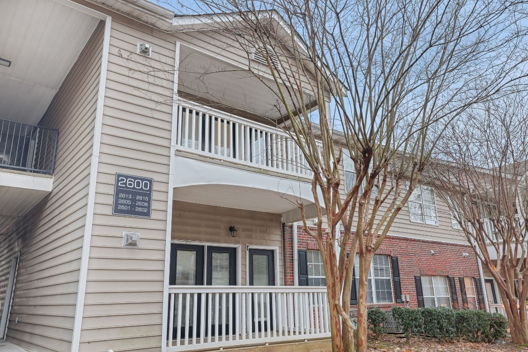 The Avenues of Lakeshore · Unit 811 2/2