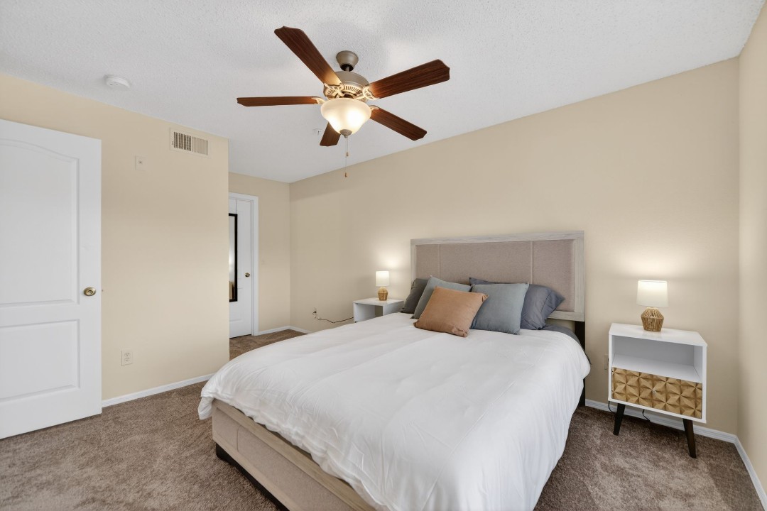 Avenue · Unit at Winter Springs 29-203 2/2