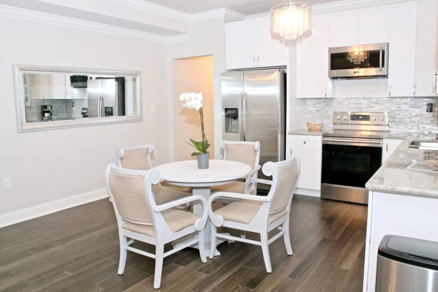 Comfy dining area | perfect for breakfast | Kitchen