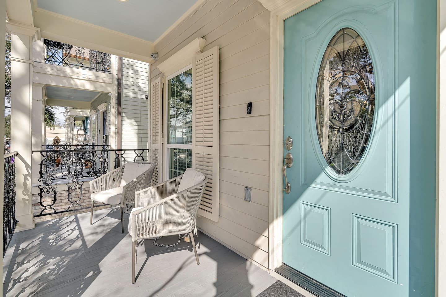 Beautiful New Construction with thoughtful décor for your perfect stay in New Orleans! Two blocks to the Canal Streetcar!