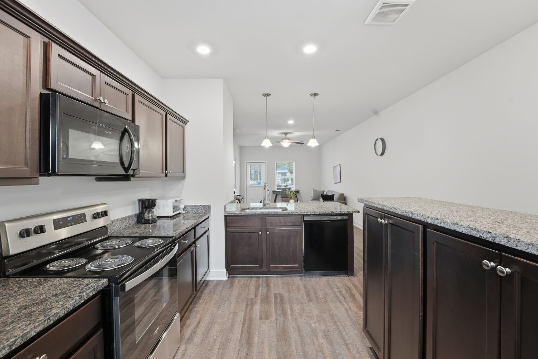 Hickory Grove · Unit 1105 2/2