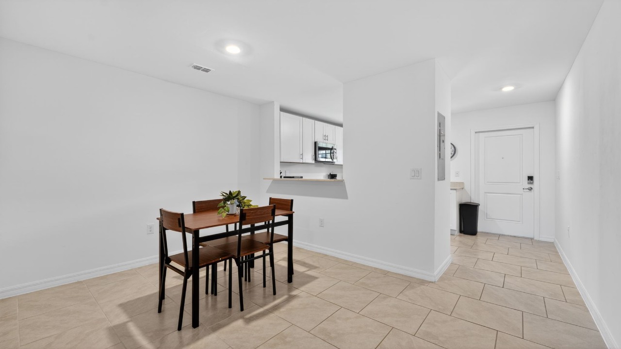 Landings at Westport · Unit 2020