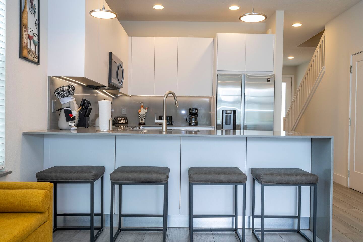 Picture yourself stepping into a contemporary kitchen—a harmonious blend of style and functionalit. Imagine gathering around th This space isn’t just a vacation rental; it’s a home away from home, promising comfort, sophistication, and memorable moments. Bon appétit!