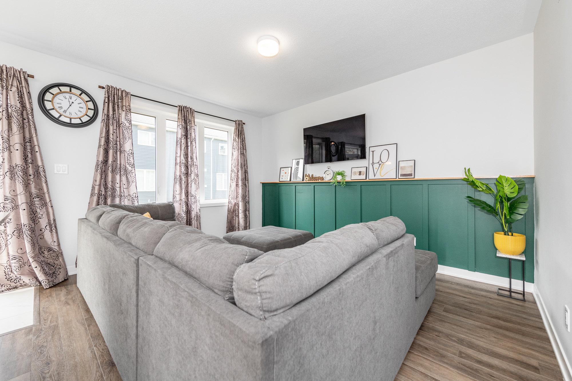 Green Bohemian: kanata mid-term furnished rental photo 5