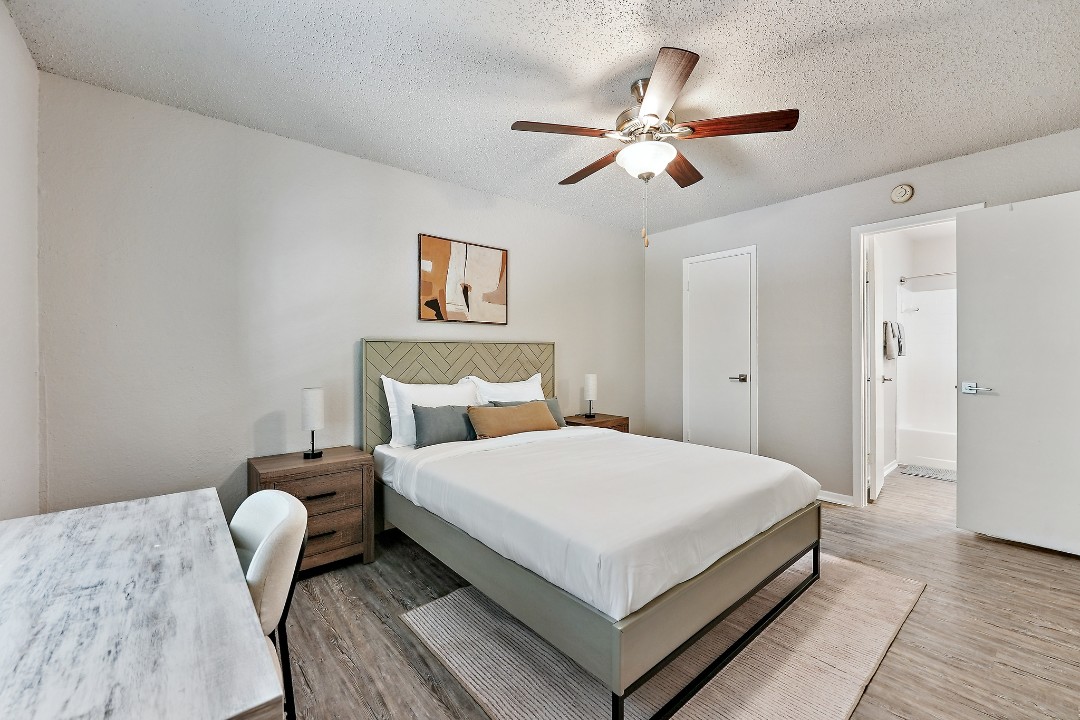 The Landry · Unit 326 2/2