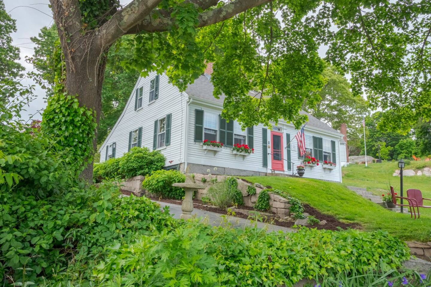 Charming Historical Home With Water Views - Enchanting Nautical Retreat - Connecticut