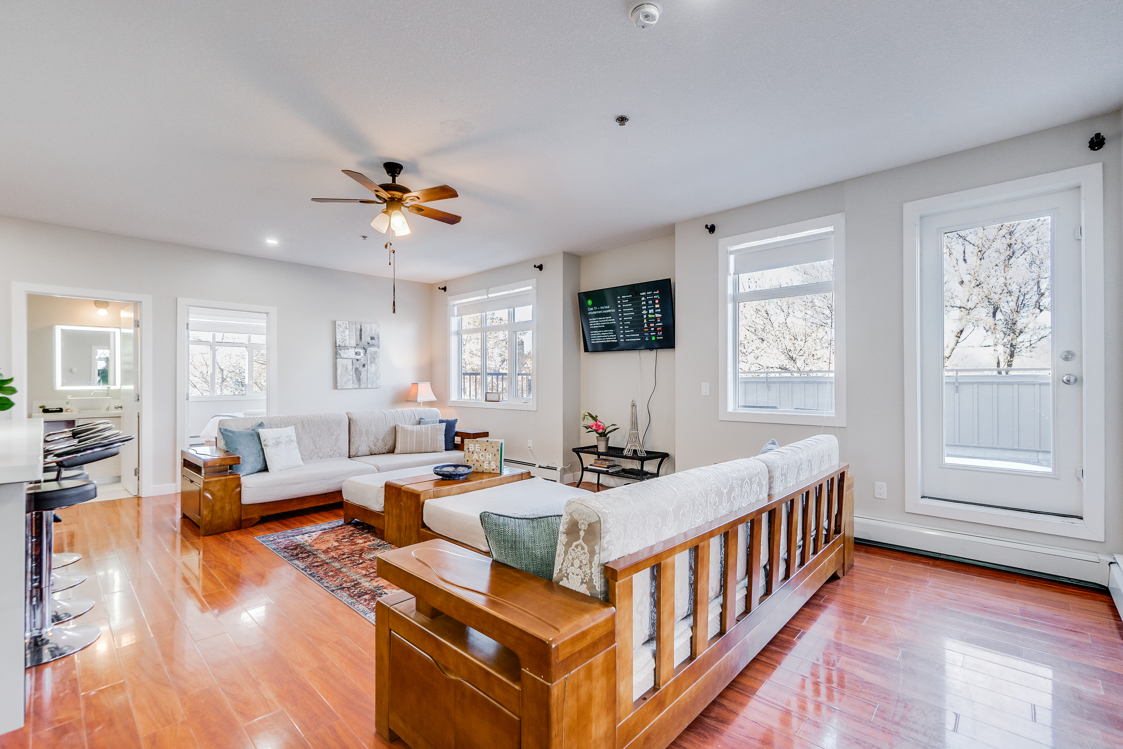 Whyte - 3 Bdrm, 3.5 Bthrm Penthouse |Near U Of A - Canada