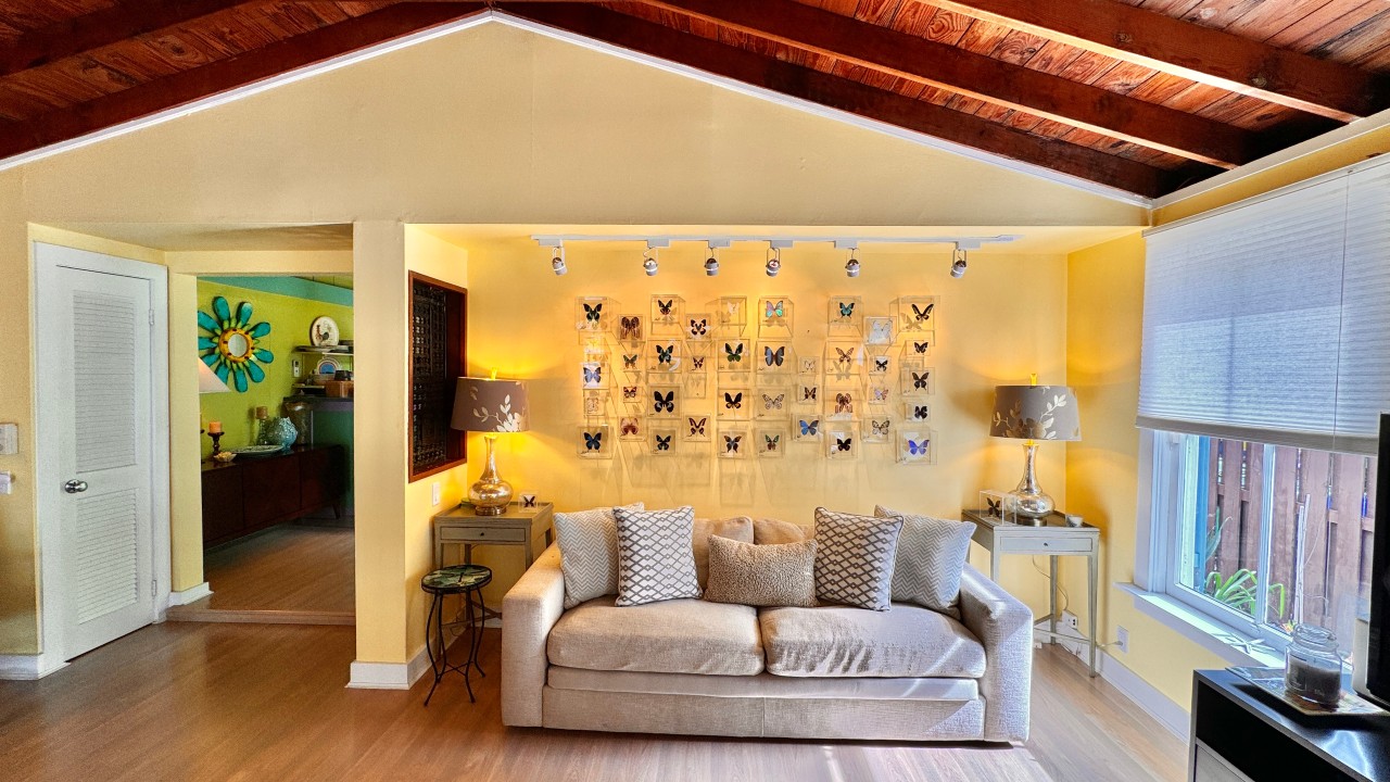 Carsten Lane Cottage — Living Room