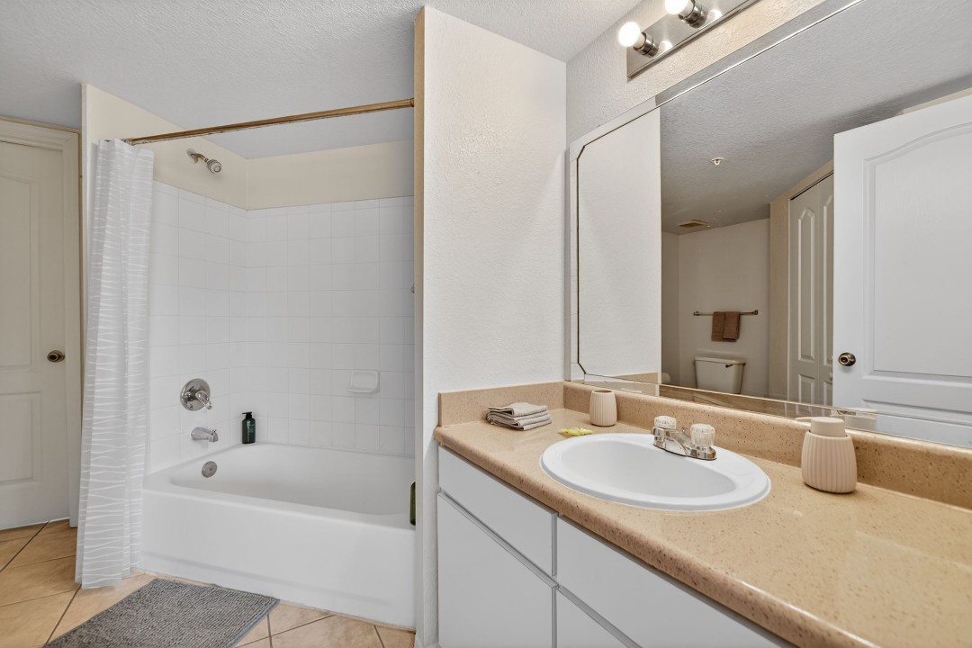 Avenue · Unit at Winter Springs 30-203 2/2
