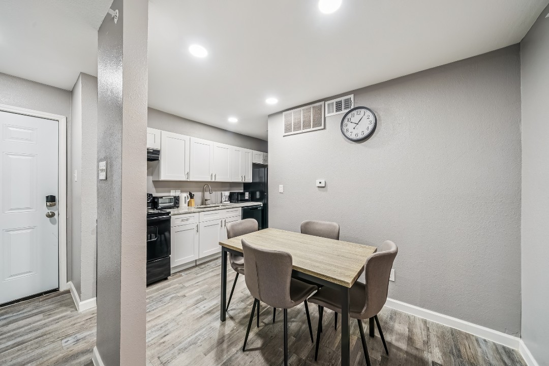 Vista Buena · Unit 3332 1/1