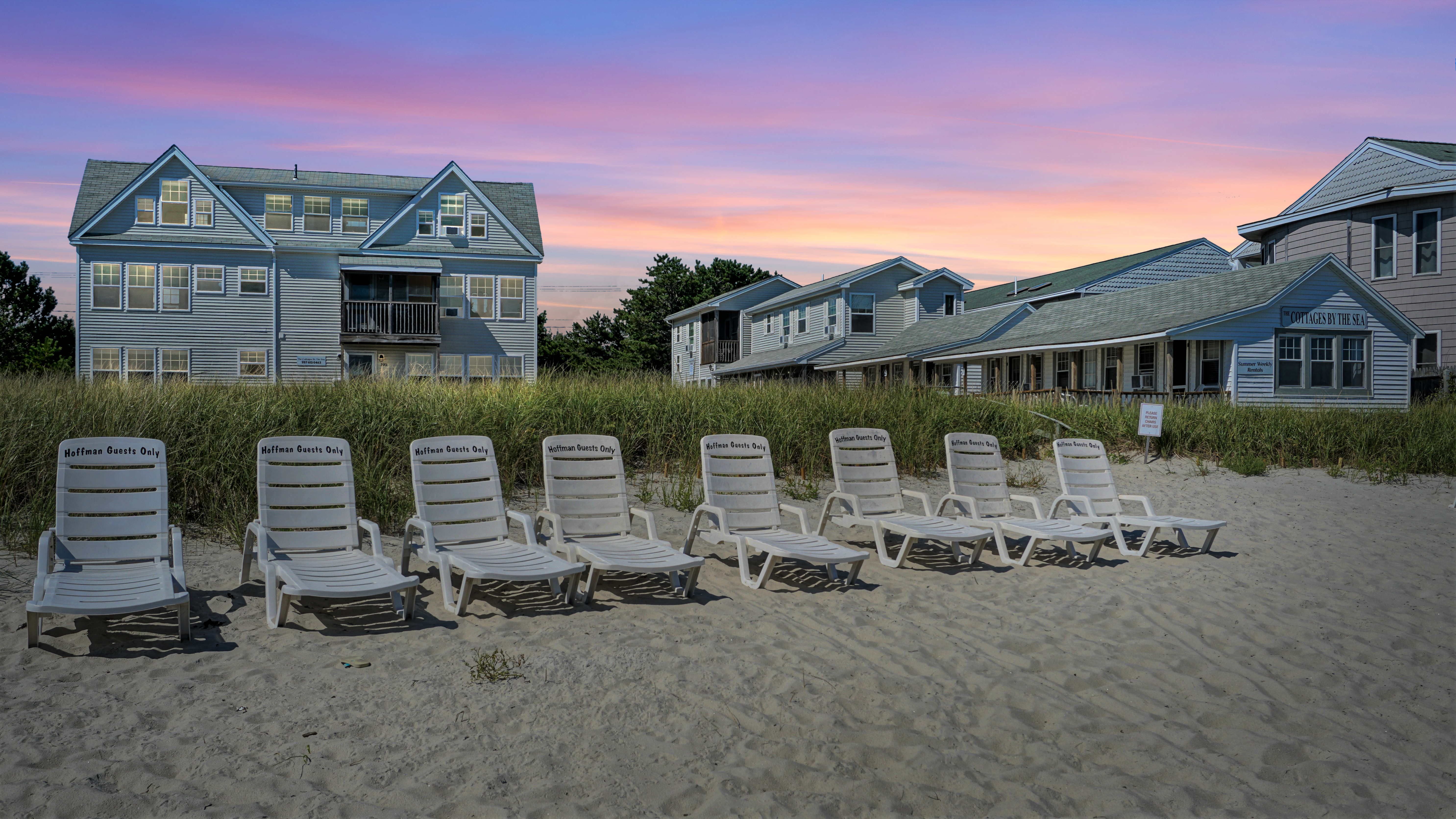 Ocean Views And Cozy Living Spaces - Charming Coastal Cottage - Old Orchard Beach, ME