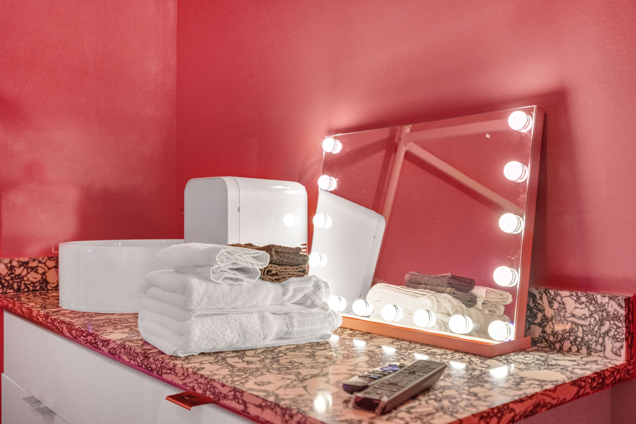 Lighted mirror for glam moments