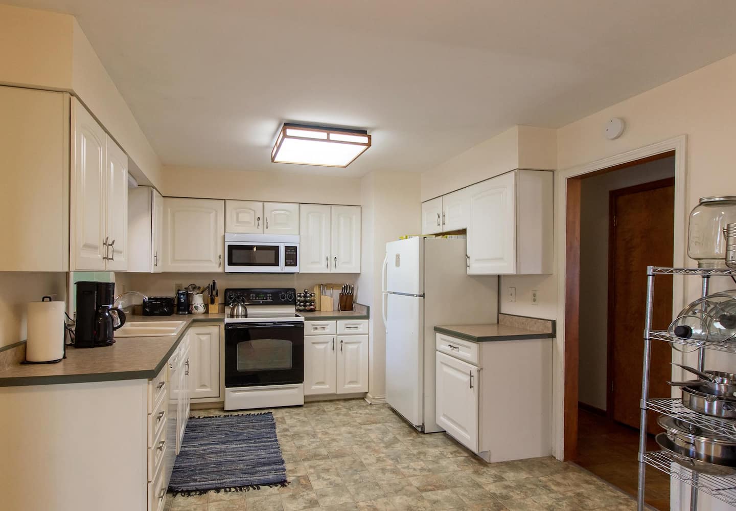 Fully equipped kitchen