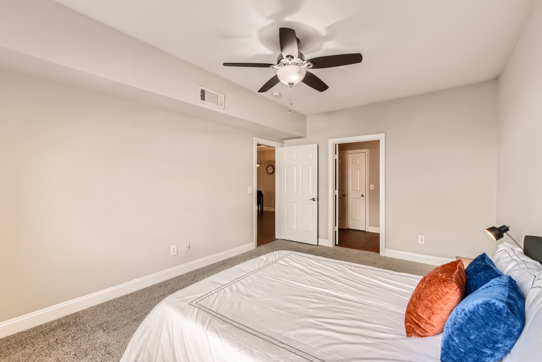 Crest at Midtown · Unit 1525 2/2
