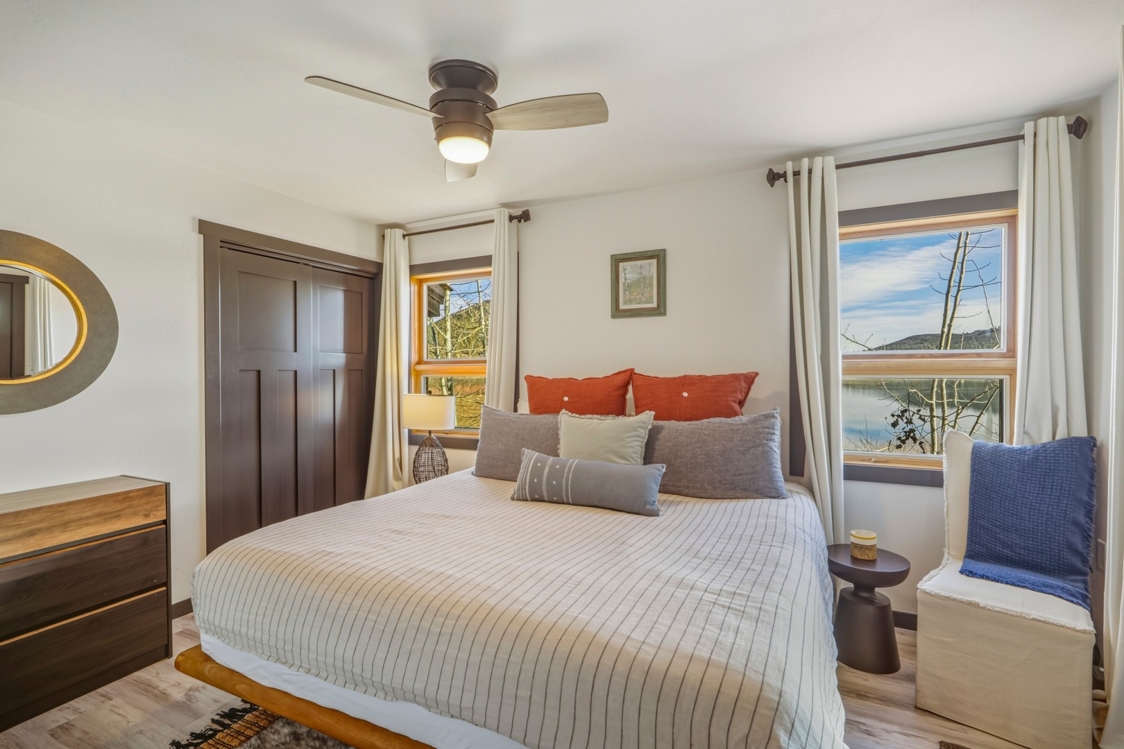 River Lake Front Condo