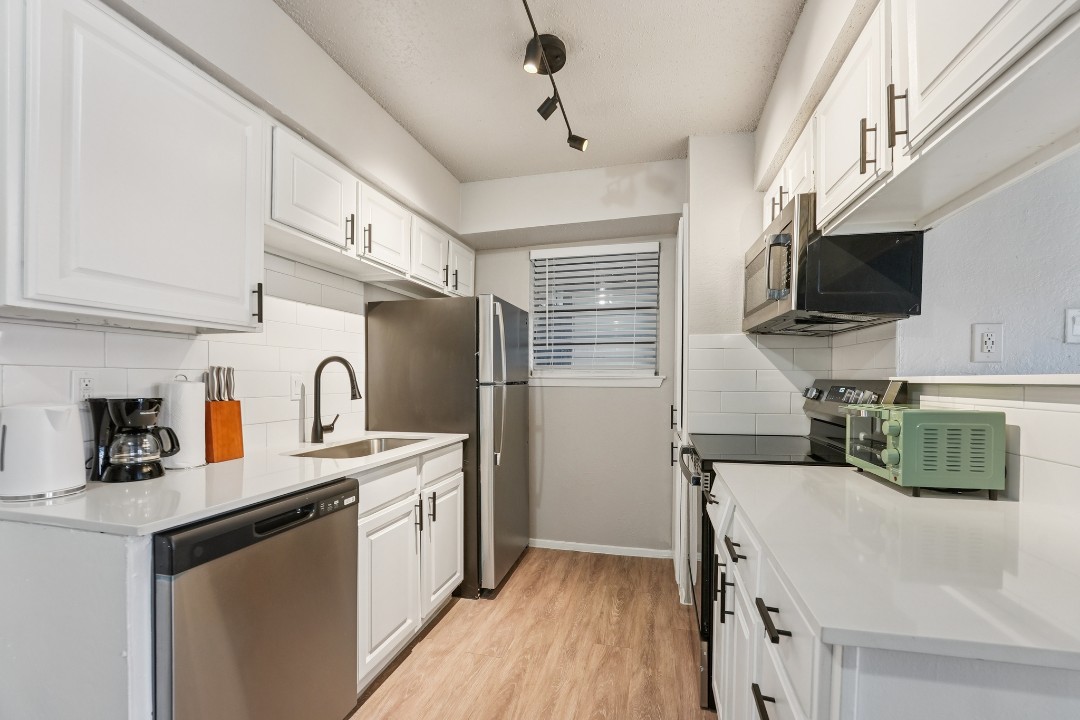 The Landry · Unit 388 2/1