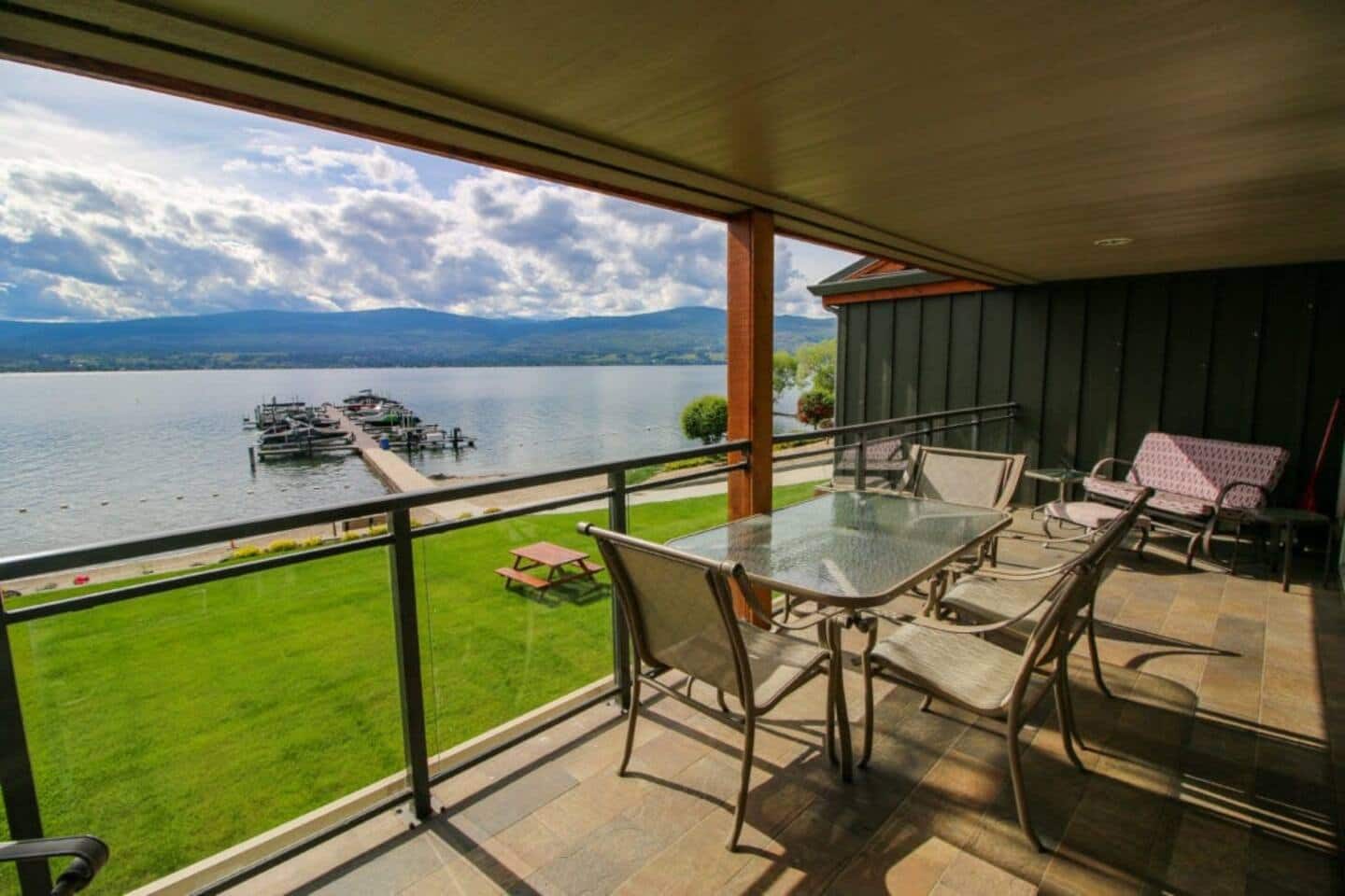 Tranquil Lakeside Getaway & Scenic View - CasaLoma — West Kelowna, BC — vacation rental