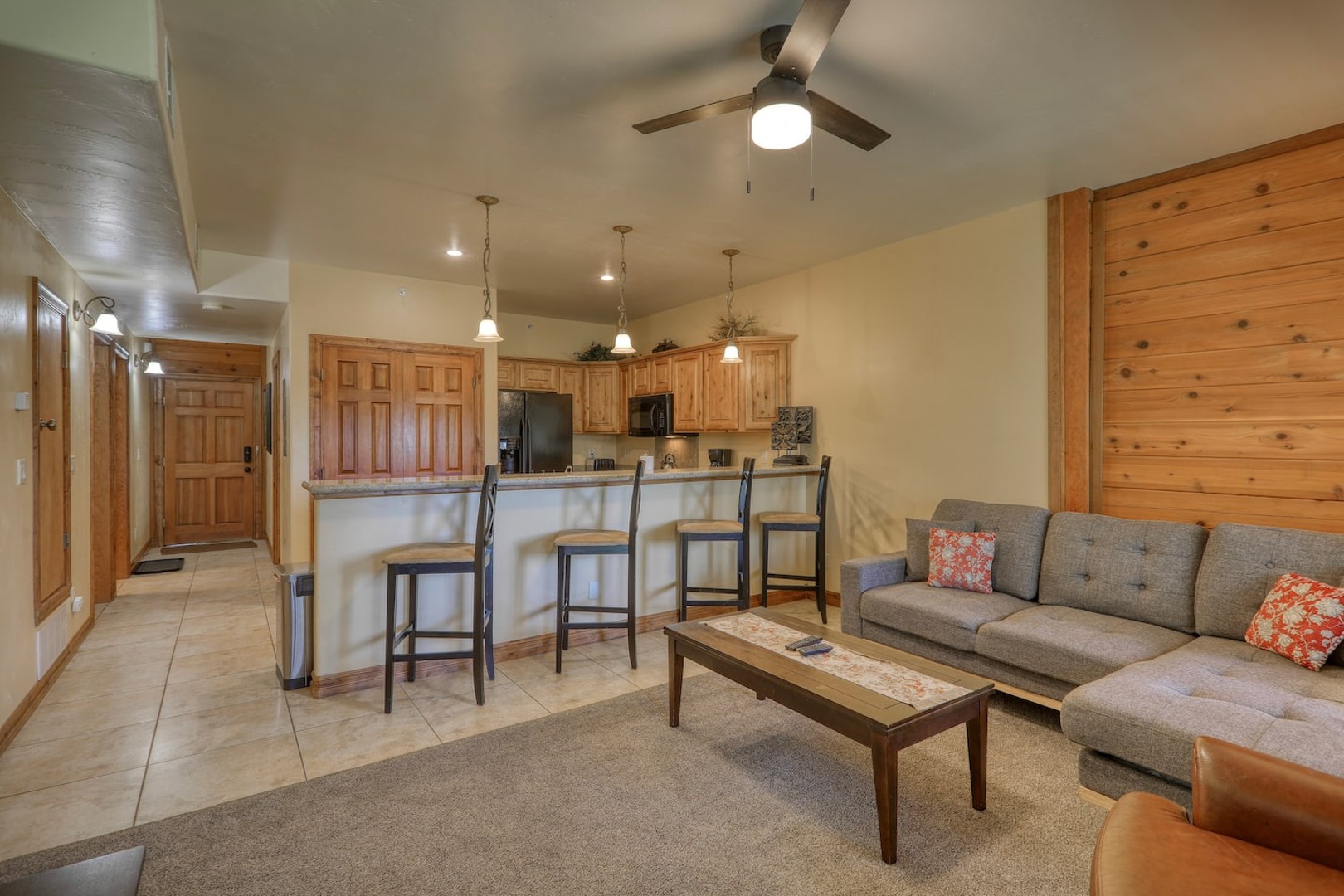 A/C Golf Course- One Bedroom Condo