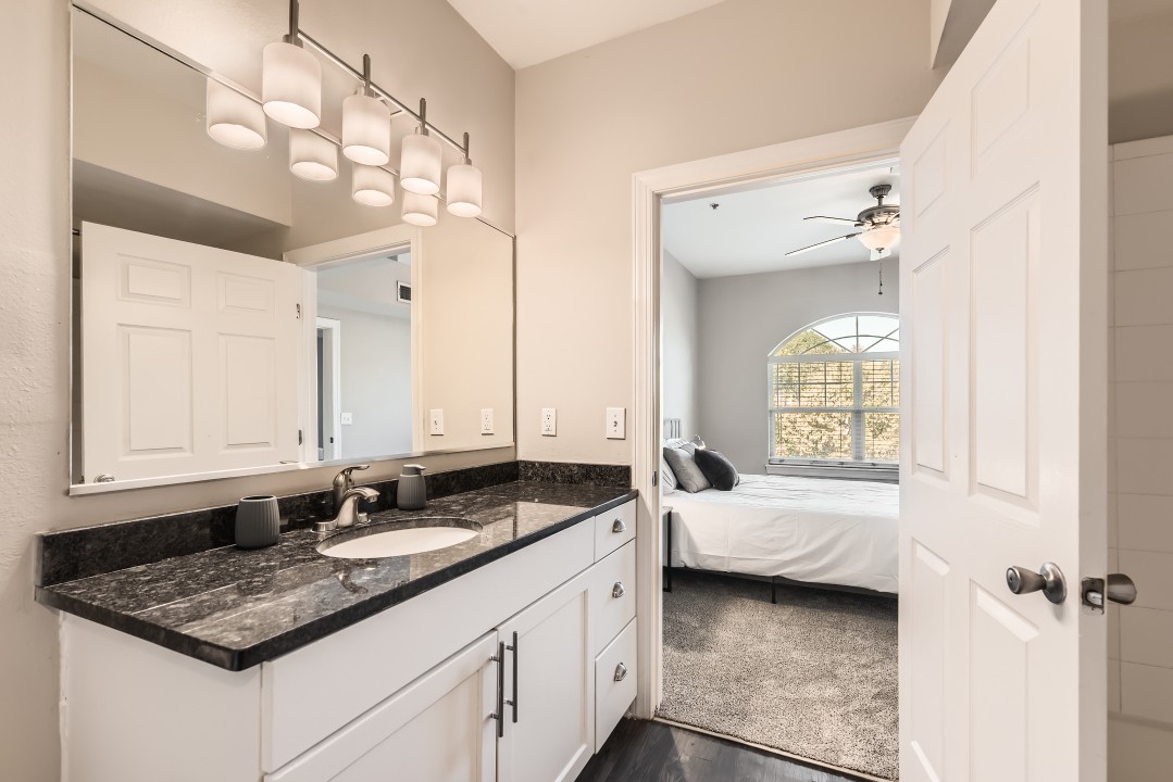 Crest at Midtown · Unit 1413 1/1