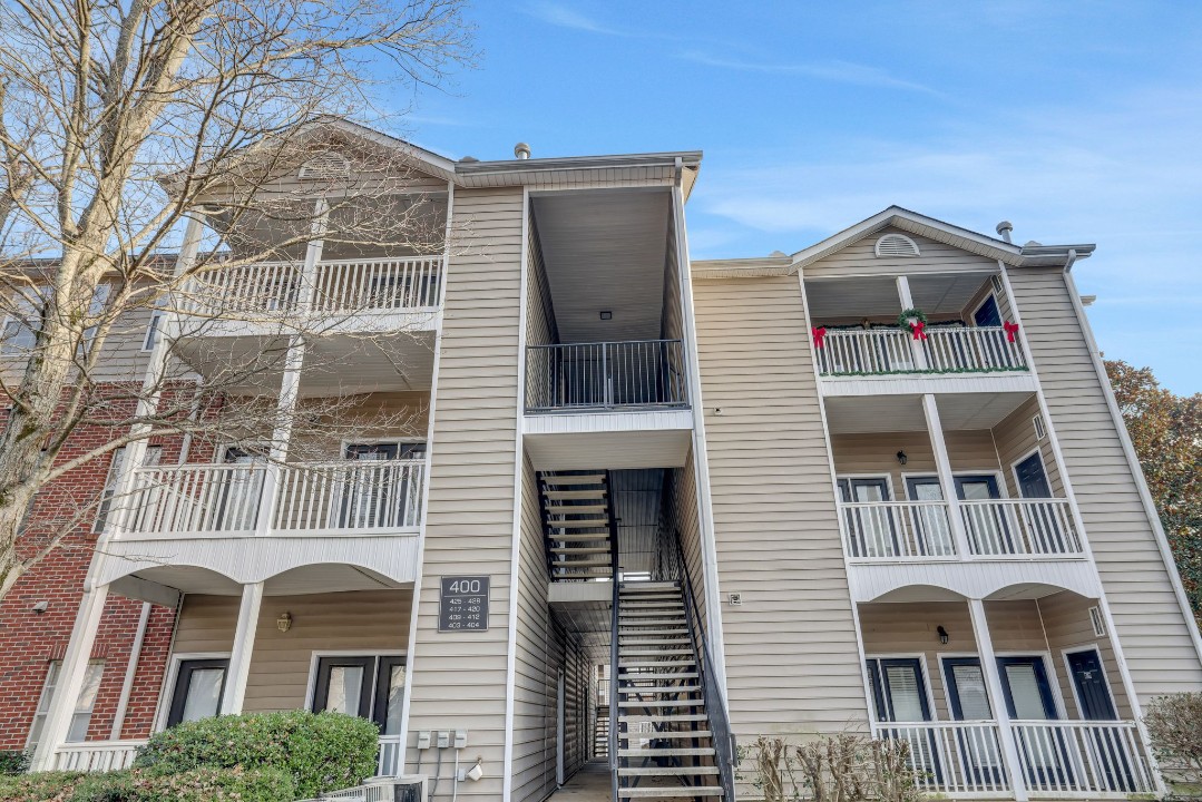 The Avenues of Lakeshore · Unit 427 2/1
