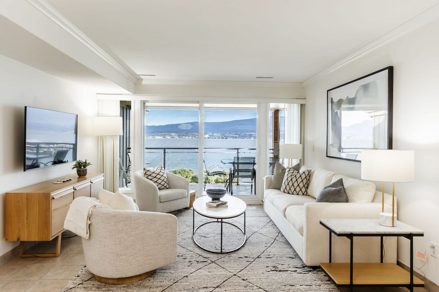 Lakeside Oasis Escape with Gorgeous Views-CasaLoma — West Kelowna, BC — vacation rental