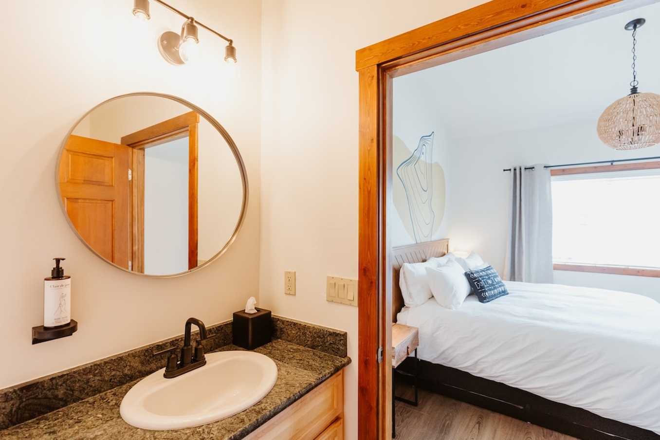 Mt. Cleveland Suite (204) photo 5