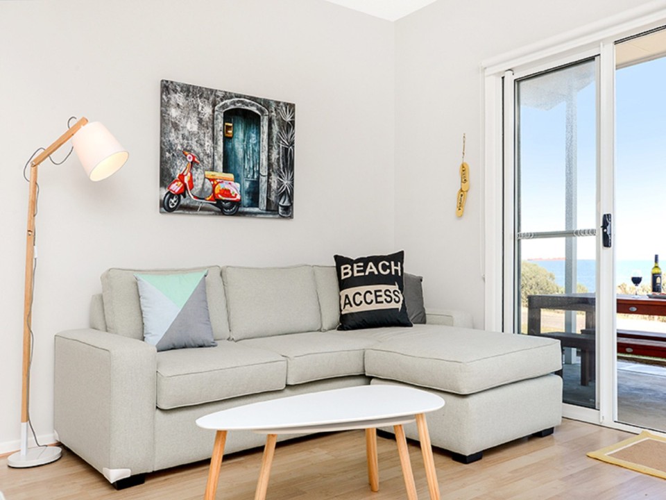 If you're hungry, there are a number of restaurants and takeaway spots in town.