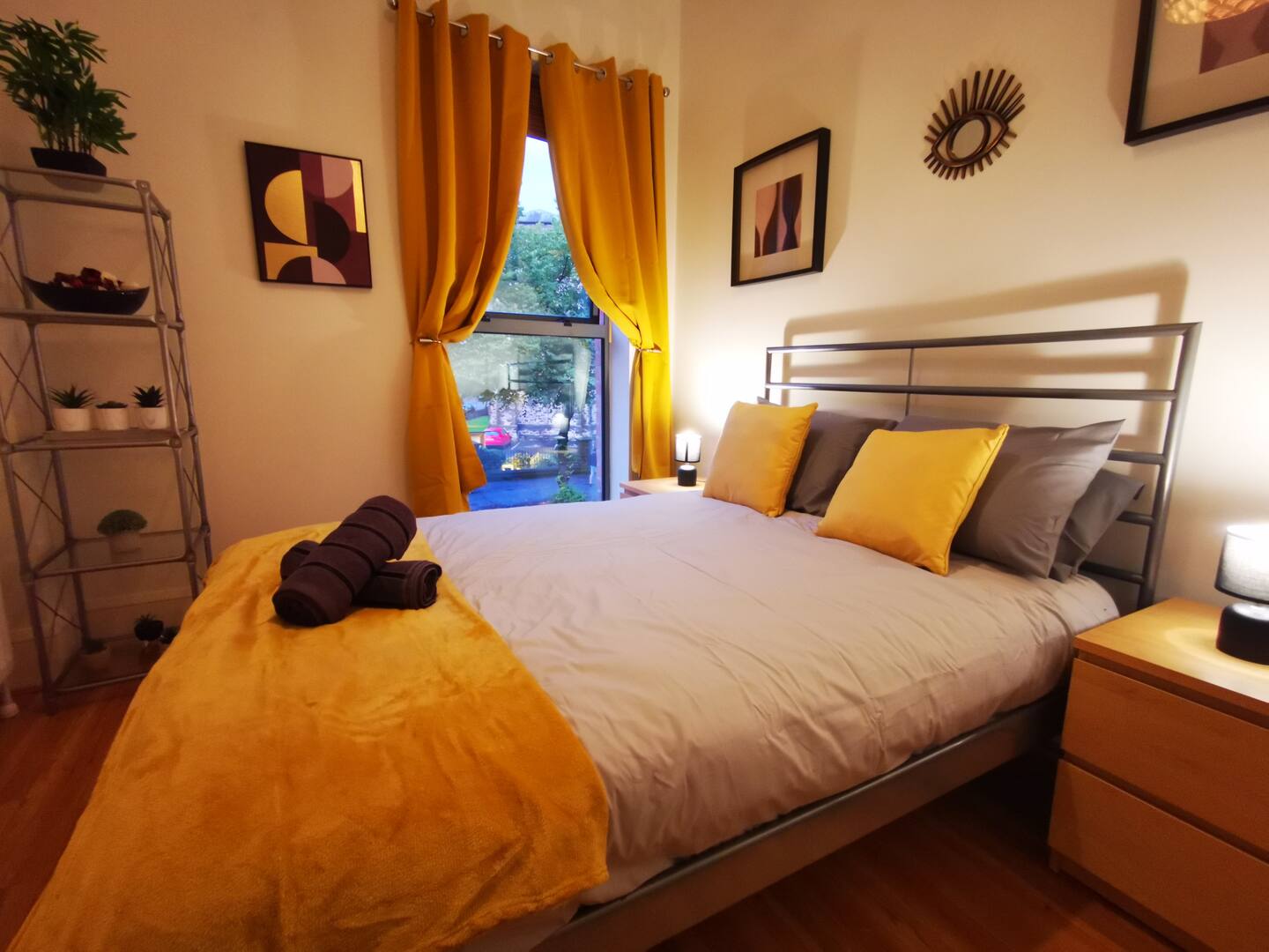 2BR Modern Luxury Loft Apartment photo 3