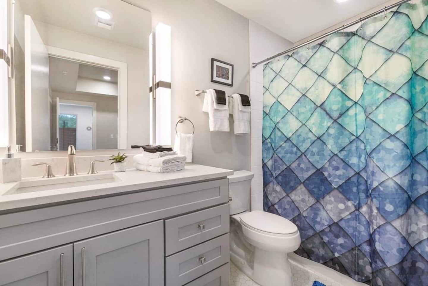 Ensuite Pristine bathroom, ready for use!