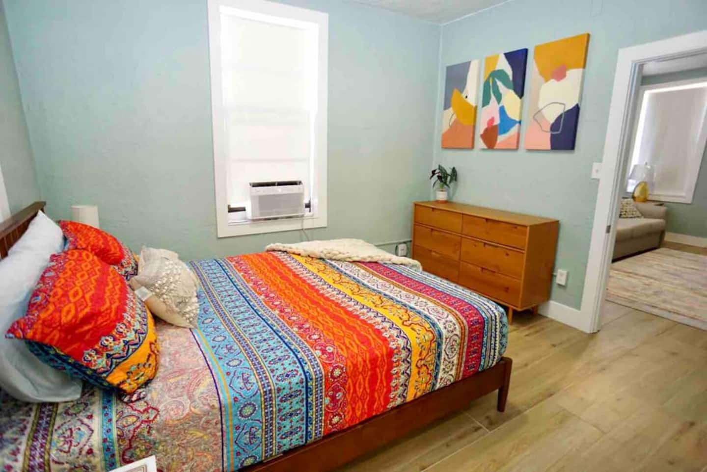 Charming Bungalow Steps To Beach And Ocean Center - Cozy Retreat - Daytona Beach, FL