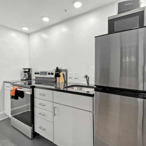 Full size kitchen