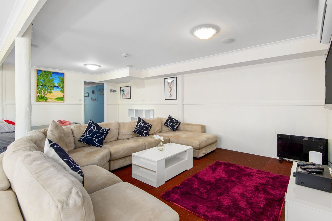 Escape to Lakeside - 