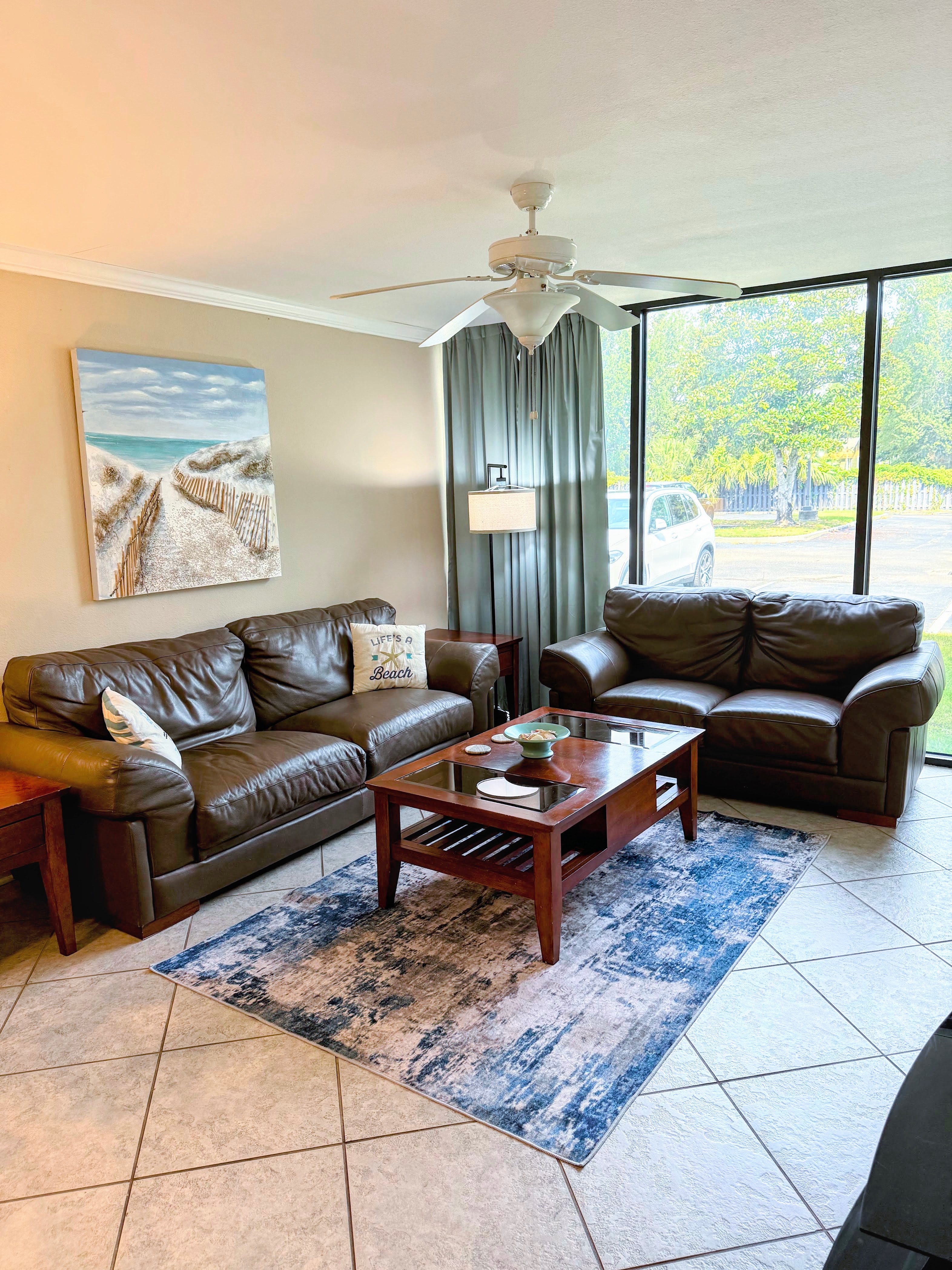 Cozy Retreat | King Bed • Fast Wi-fi • Beach - Biloxi