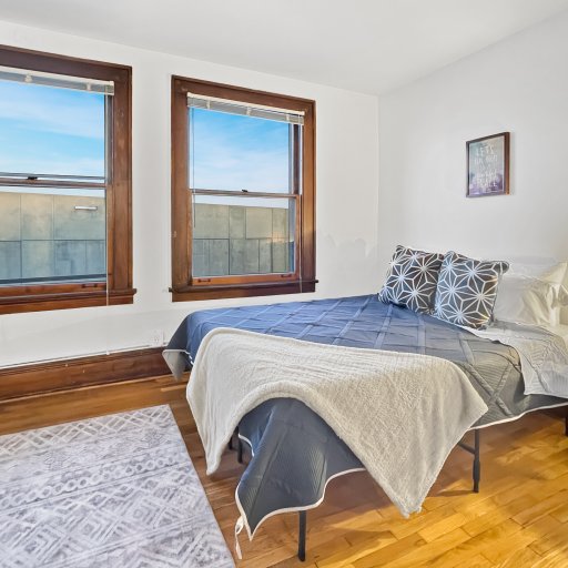 Beautiful hardwood floors and natural light - Queen Bed 